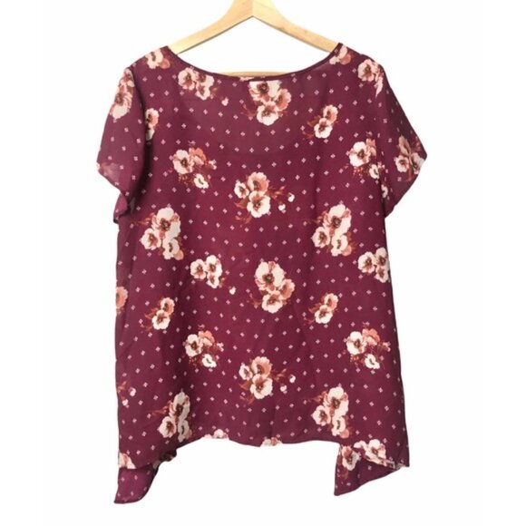 Torrid Red Georgette Sharkbite Floral Short Sleeve Top 0 - Picture 7 of 8
